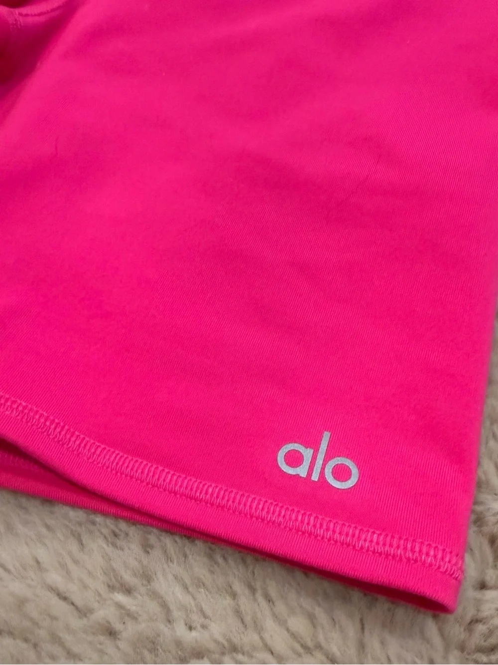 ALO Yoga Bright Hot Pink Biker Shorts Size Small 7” Inseam